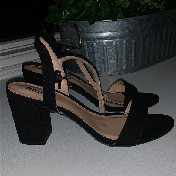 Report Heels - Picture 2 of 4